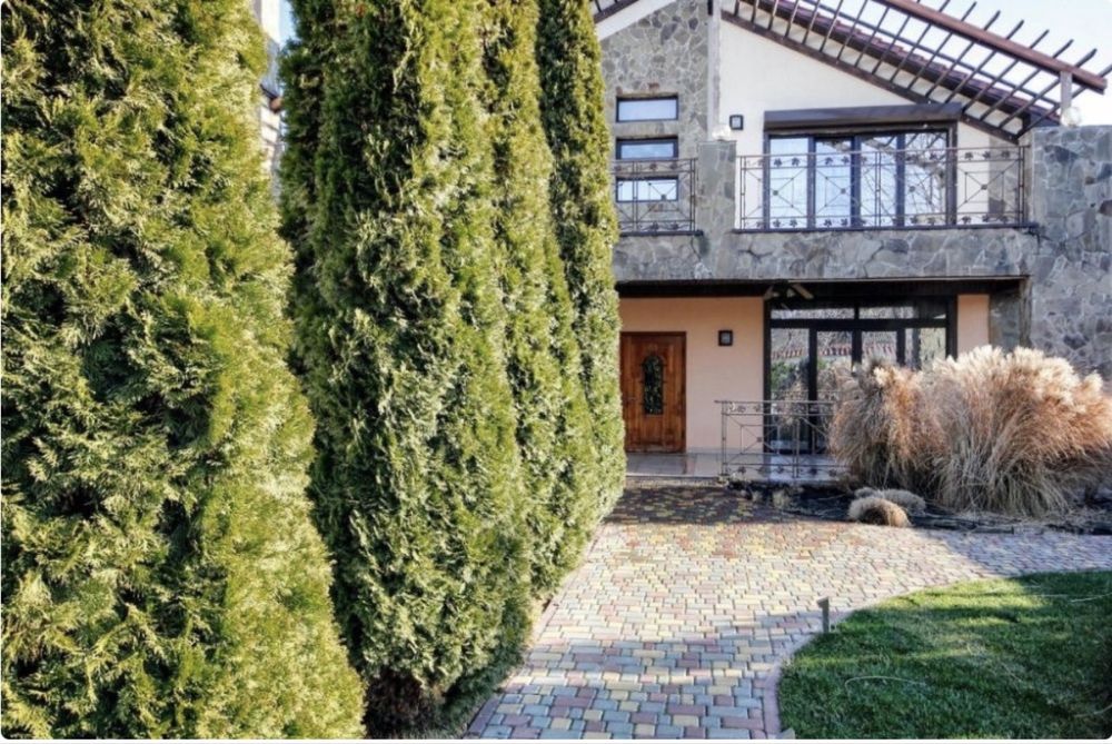 Дом на 8 сотках земли с ремонтом и бассейном на 7ст.Б.Фонтана.