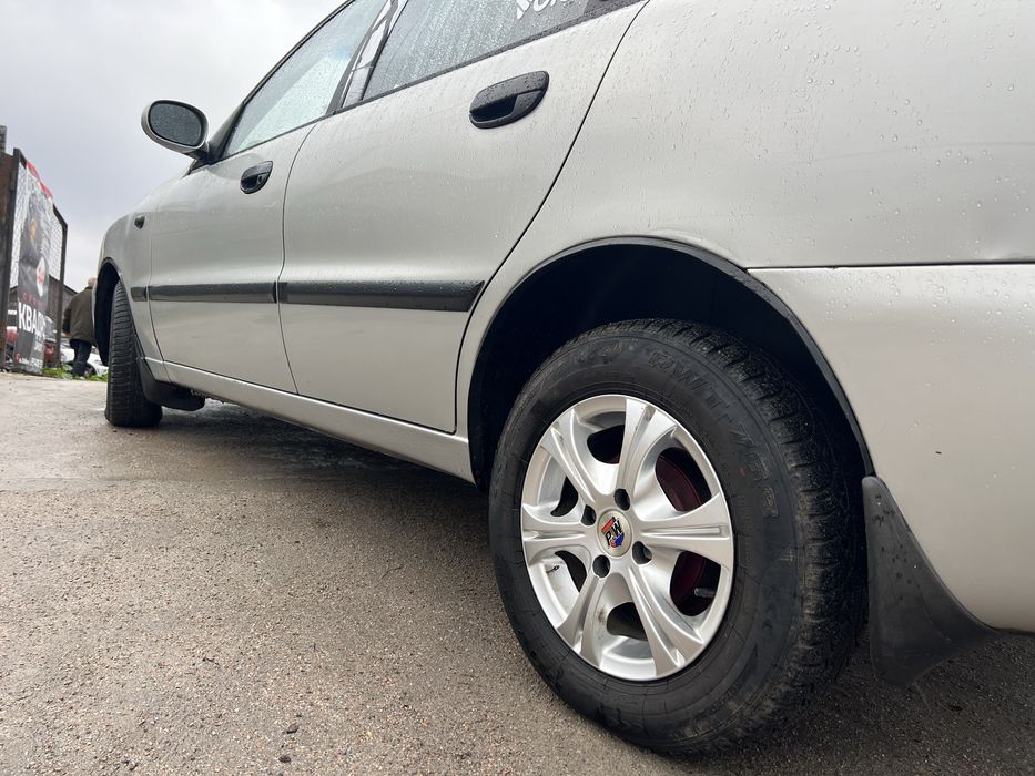 Део сенс 2004рік титани