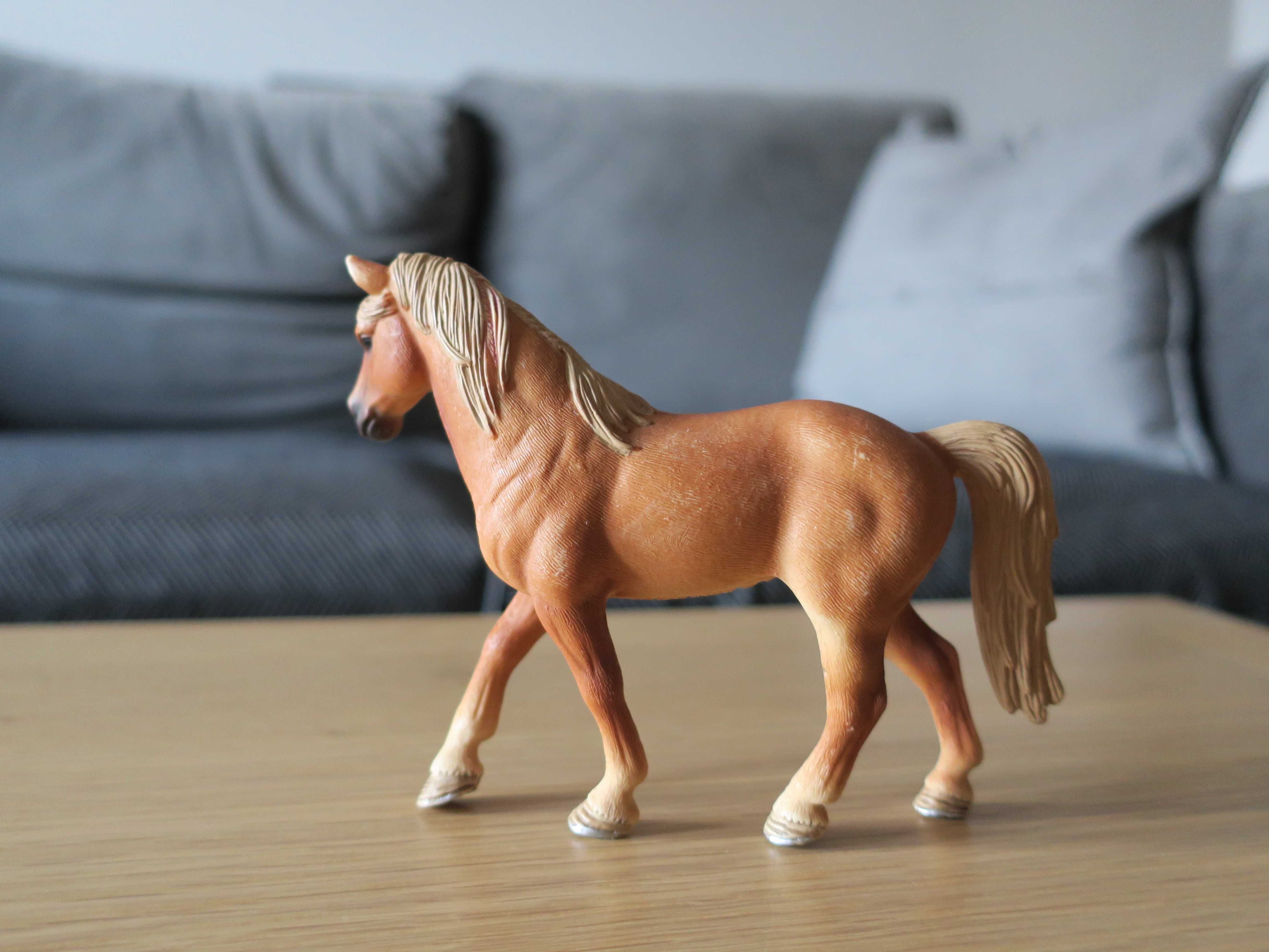 Klacz rasy tennessee walker Schleich