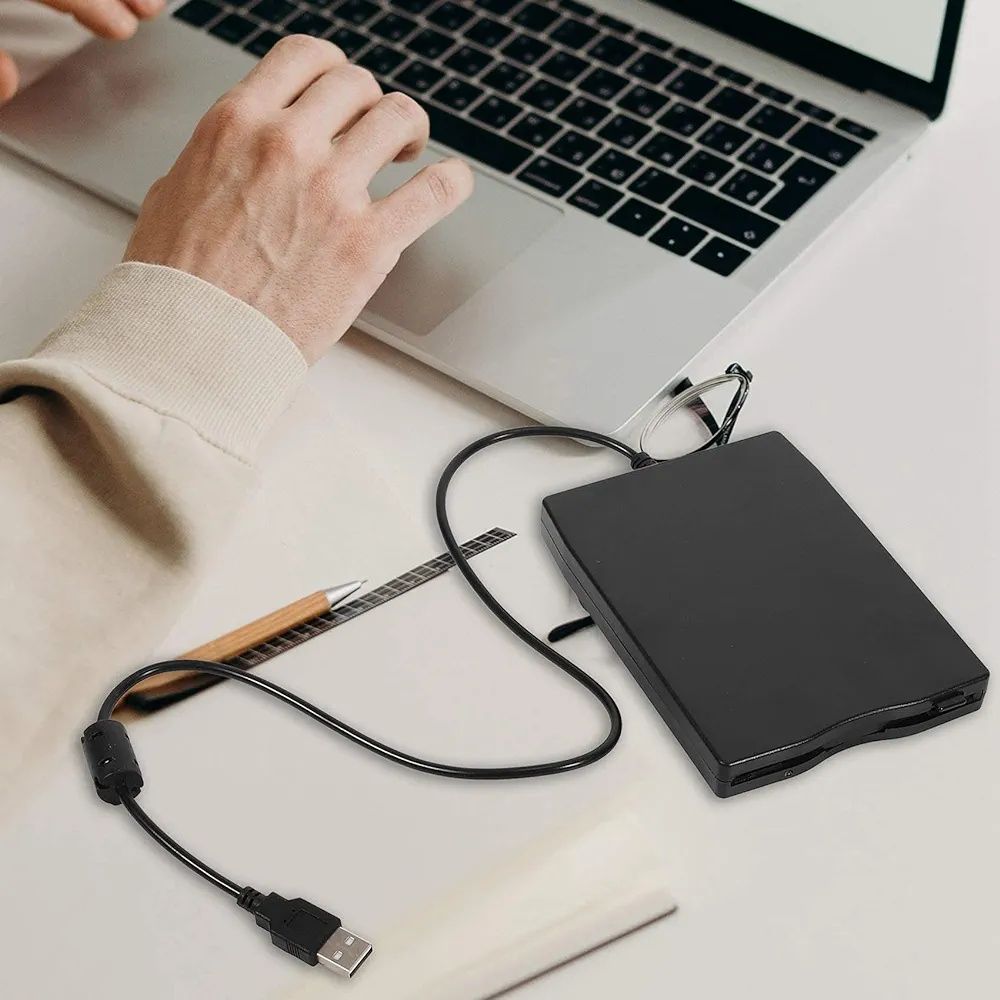 Przenośna stacja dyskietek USB