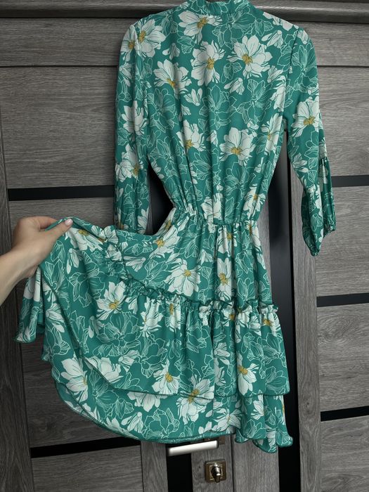 Жіноча сукня міні зелена