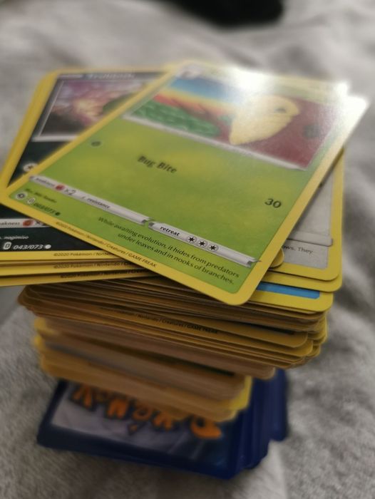 100 oryginalnych kart Pokemon TCG