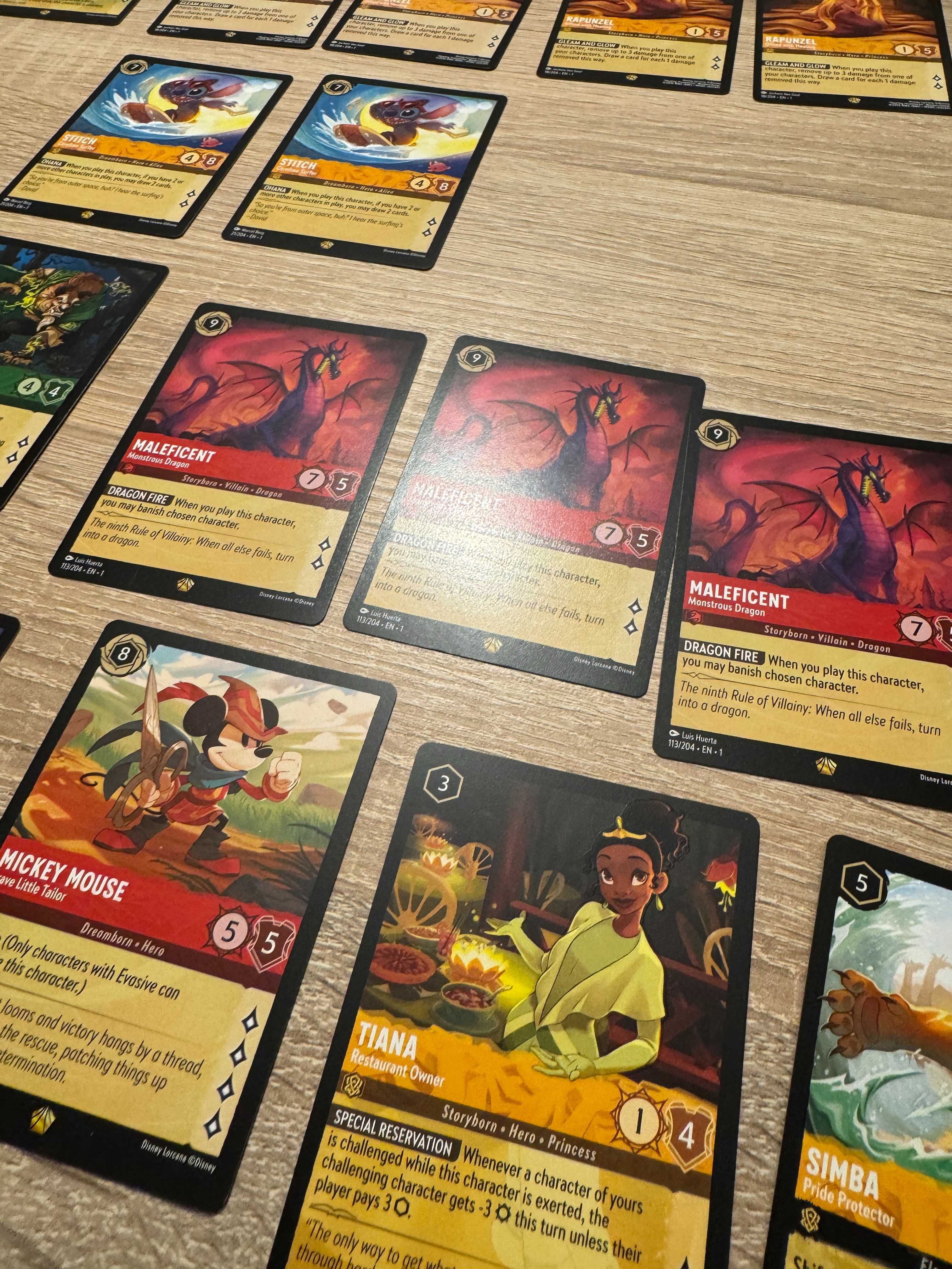 Rozbudowana kolekcja kart Disney Lorcana, top meta karty dodatki 1-7