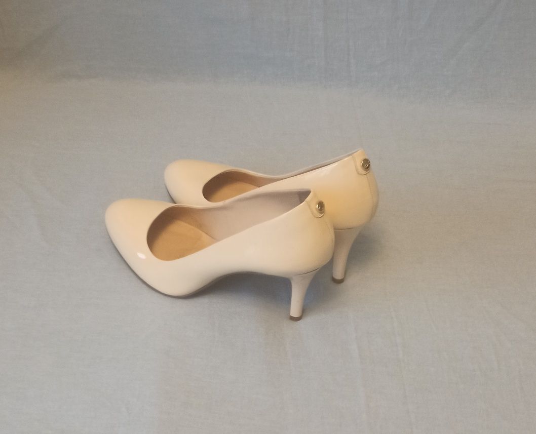Buty na obcasie eleganckie beżowe 3i na ślub