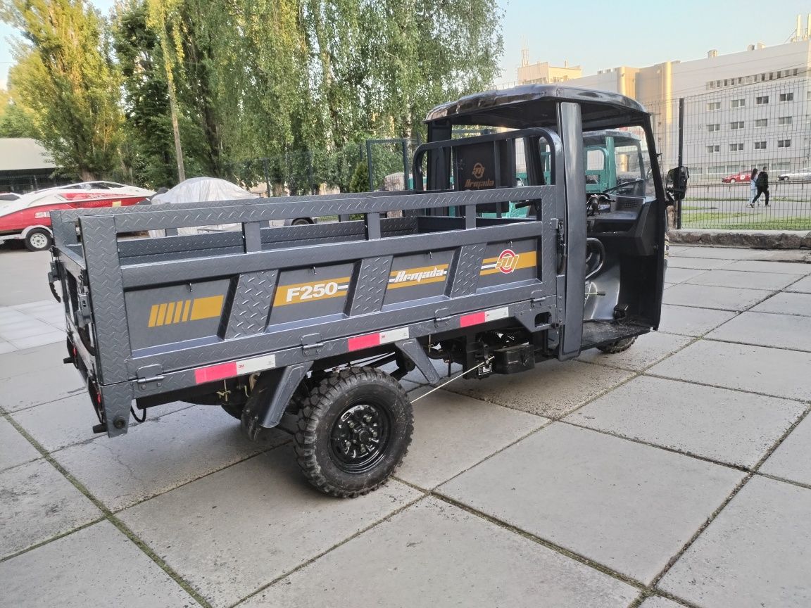 Трицикл бензиновий Armada F250cm3