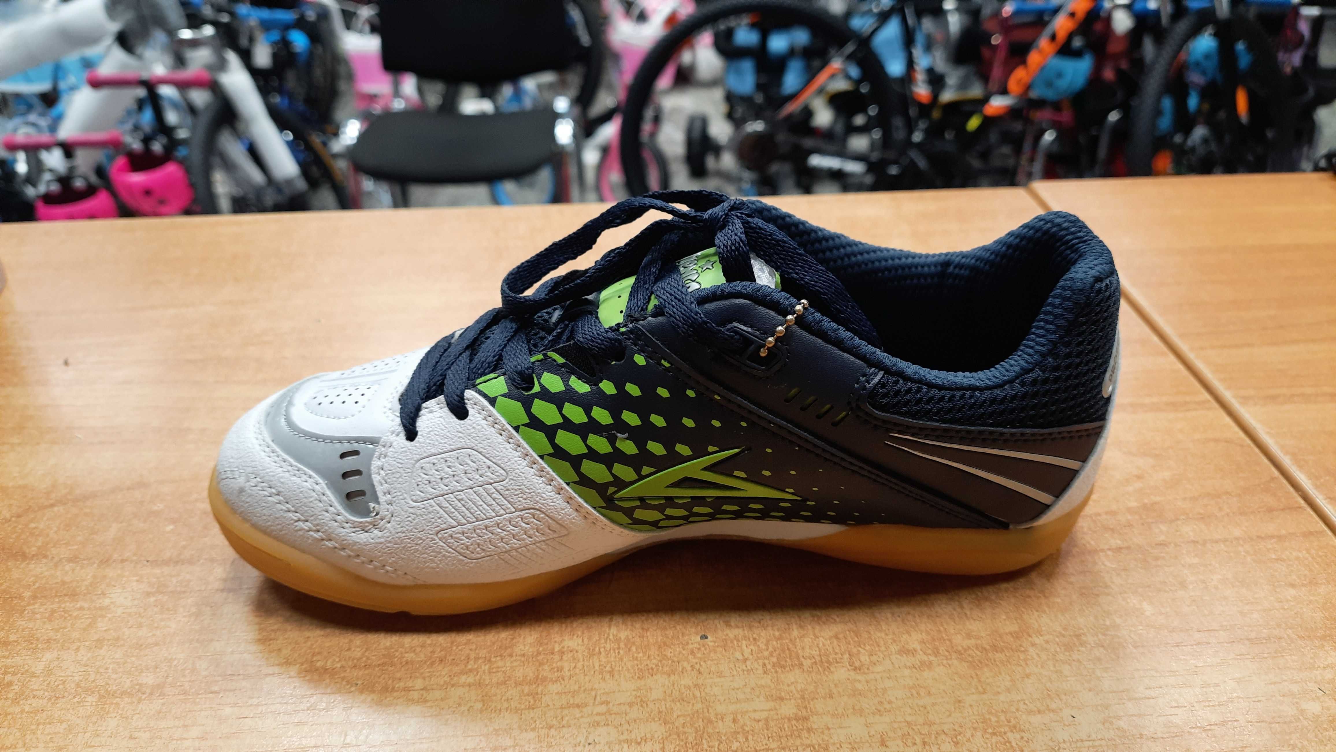 Buty halowe American ( orlik ) rozmiar 38