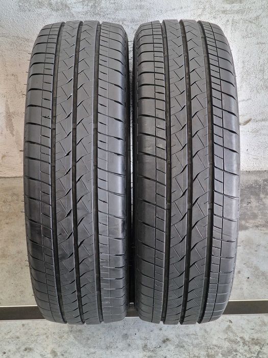 2 Pneus BRIDGESTONE 205/65R16C Semi Novos