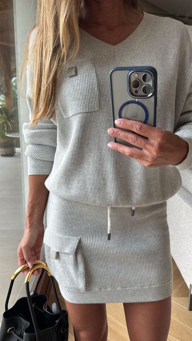 Komplet Brunello Cucinelli w szarosci sweter ze spodniczka
