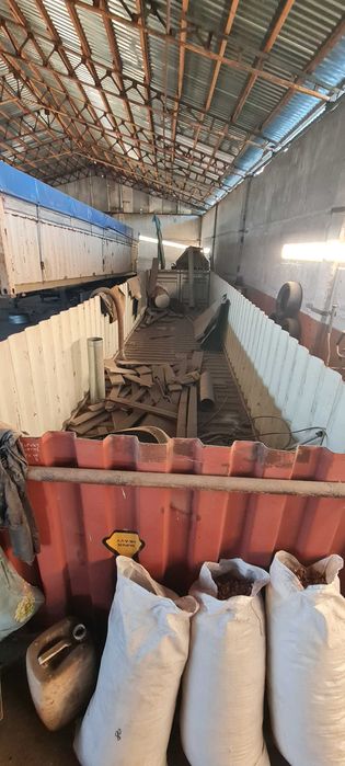 Половина 40 футового контейнера