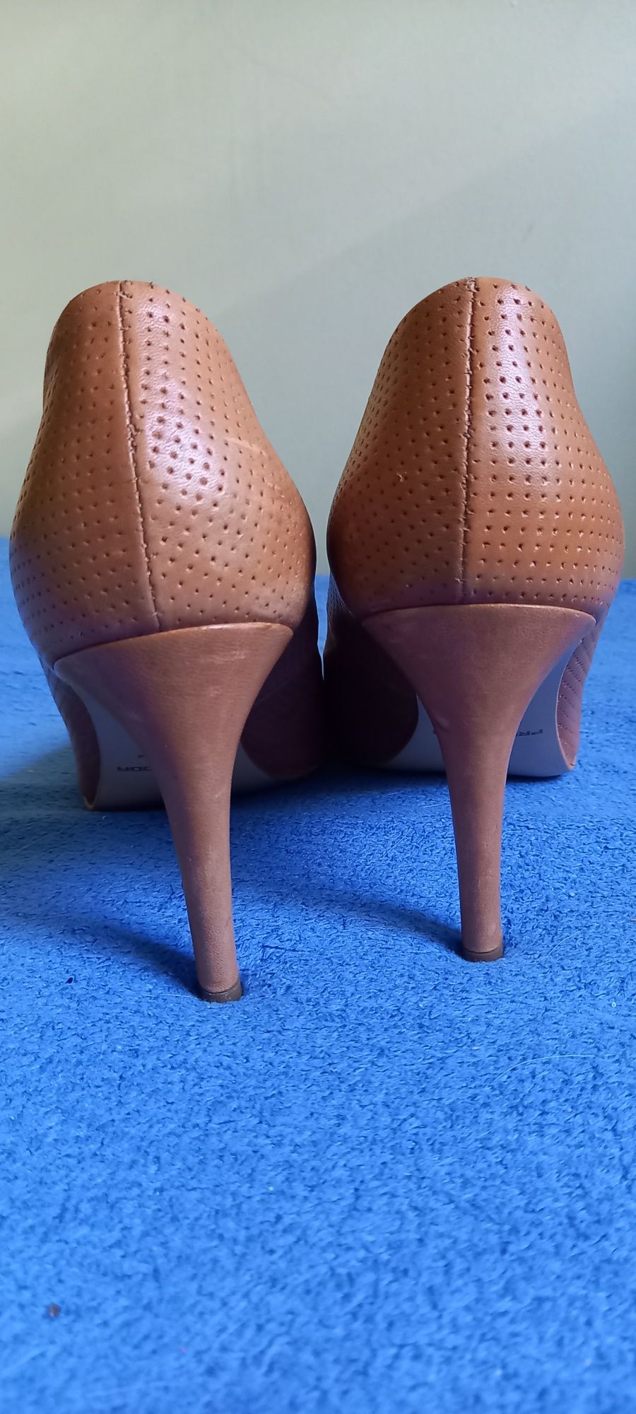 Szpilki Prima Moda 36 karmel