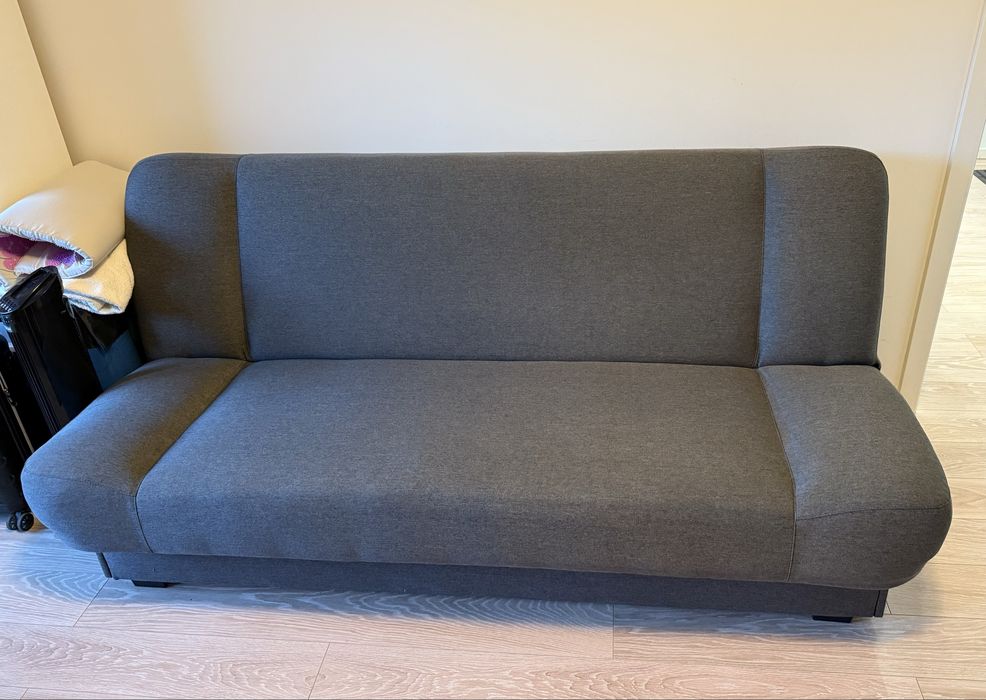 Szara kanapa rozkładana