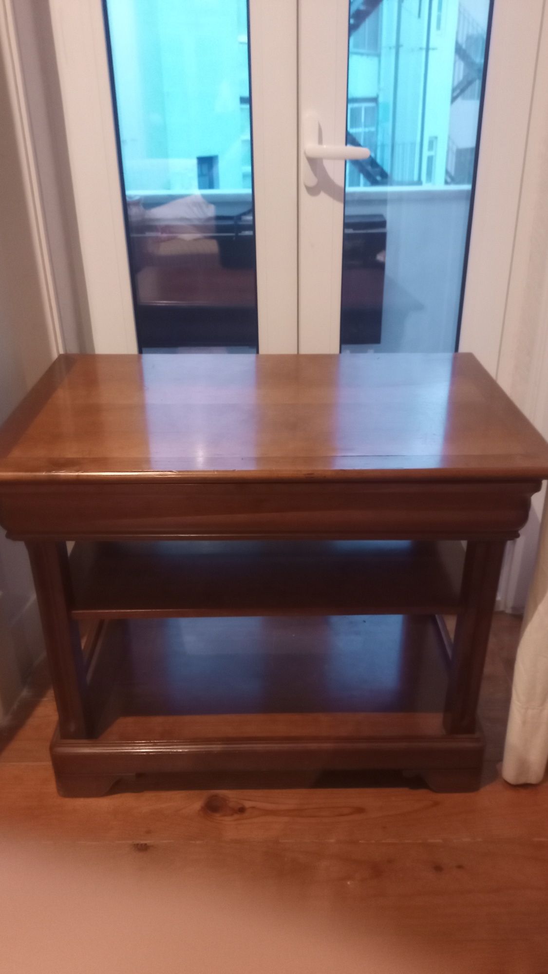 Mesa para Televisão - Cerejeira Maciça - De Qualidade