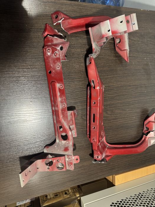 Окуляр фары Jaguar XE (крекление фары Jaguar XE), левый/правый