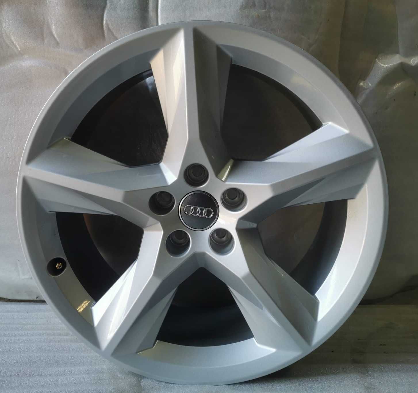 Alufelgi 8Jx19 Audi A4 A5 A6 A7 A8 Q5 Q7 5x112 ET28