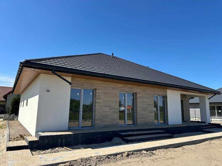 Окремостоячий будинок з гаражем під Варшавою