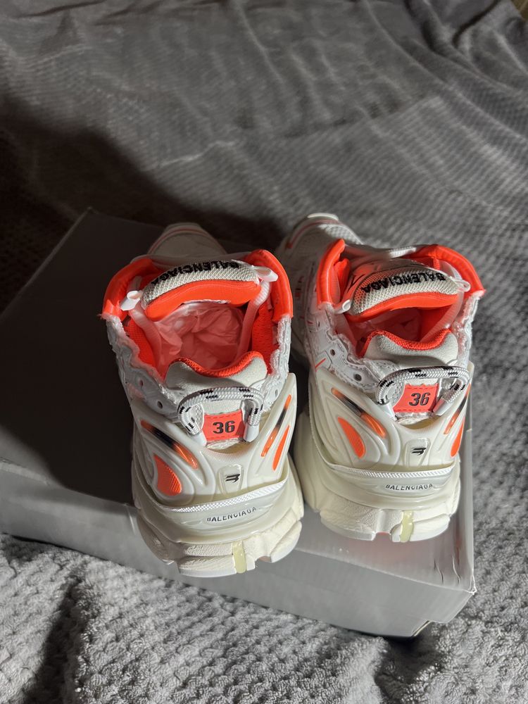 Кроссовки Balenciaga Runner White Orange