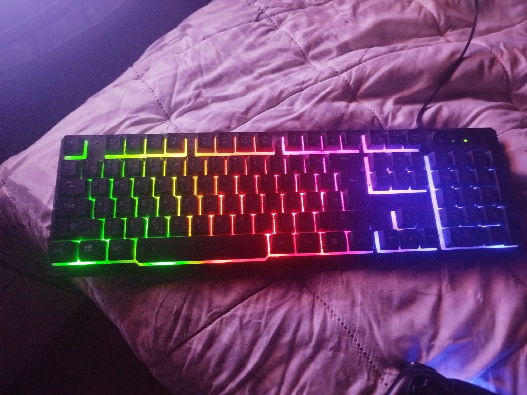 Teclado e rato com luzes led, RGB