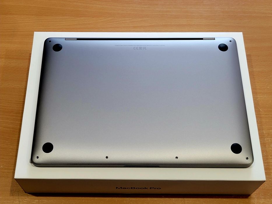 Laptop Apple Macbook Pro 2022 A2338 M2 8/256GB //IDEAŁ// 3 CYKLE ŁADOW