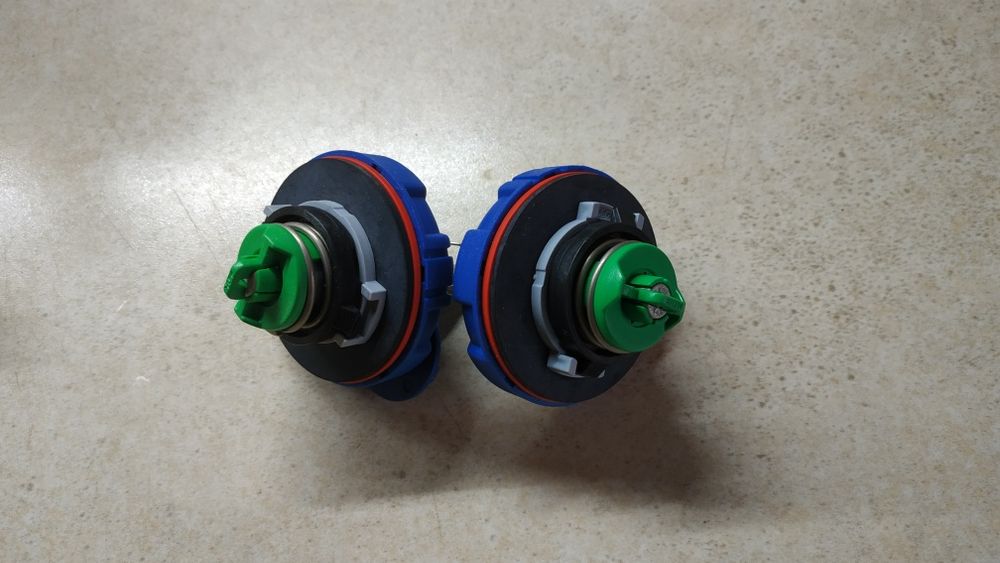 Крышка бака adblue универсальная.