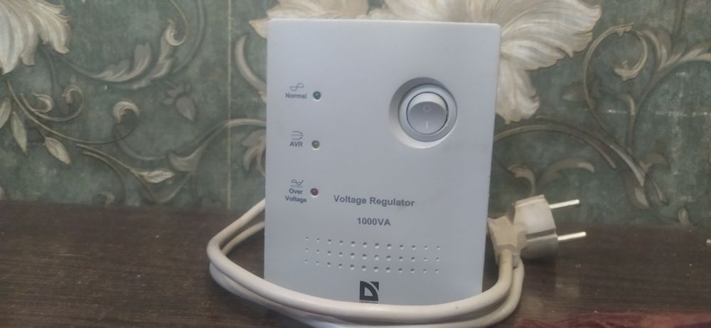 Стабілізатор напруги Defender 1000va