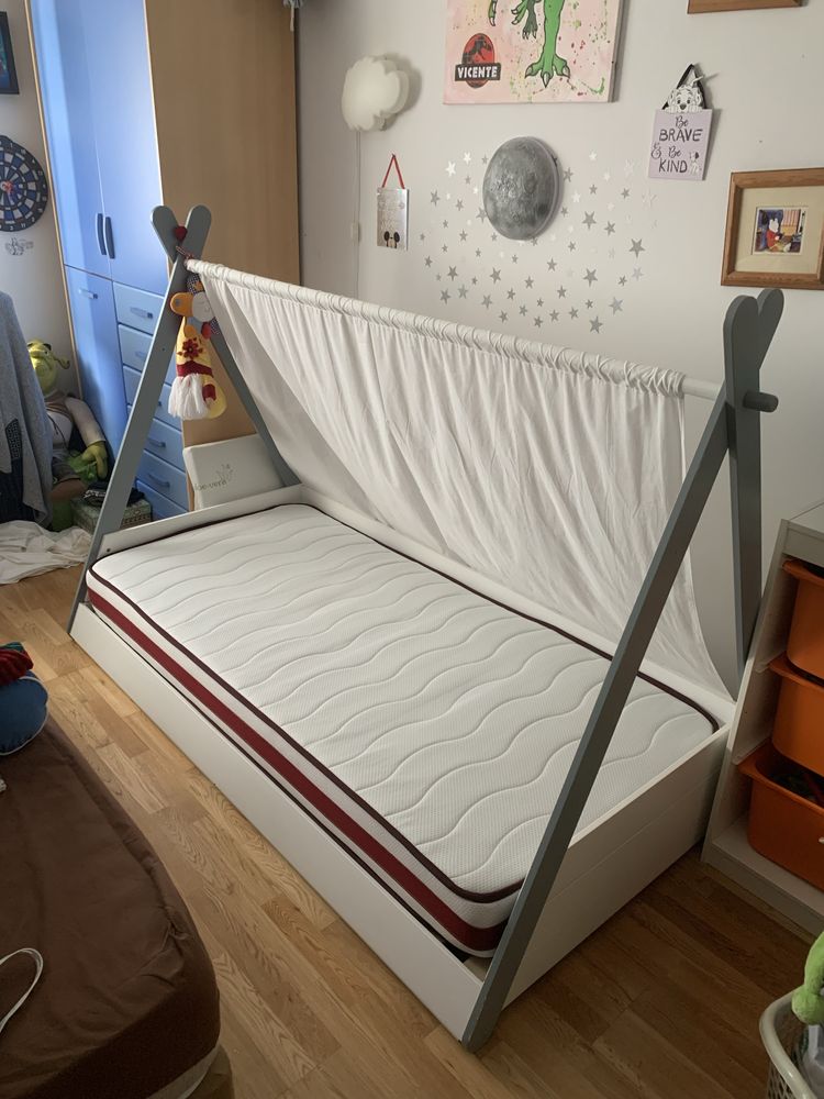 Cama de crianca em formato de tenda de indio