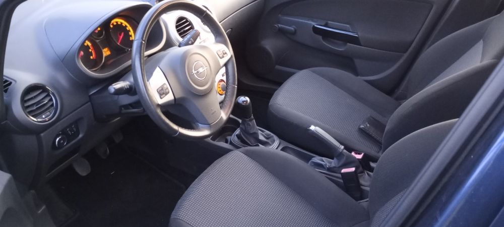 Wypożyczalnia, wynajem auta, samochodu Opel corsa, 1,2 benzyna.