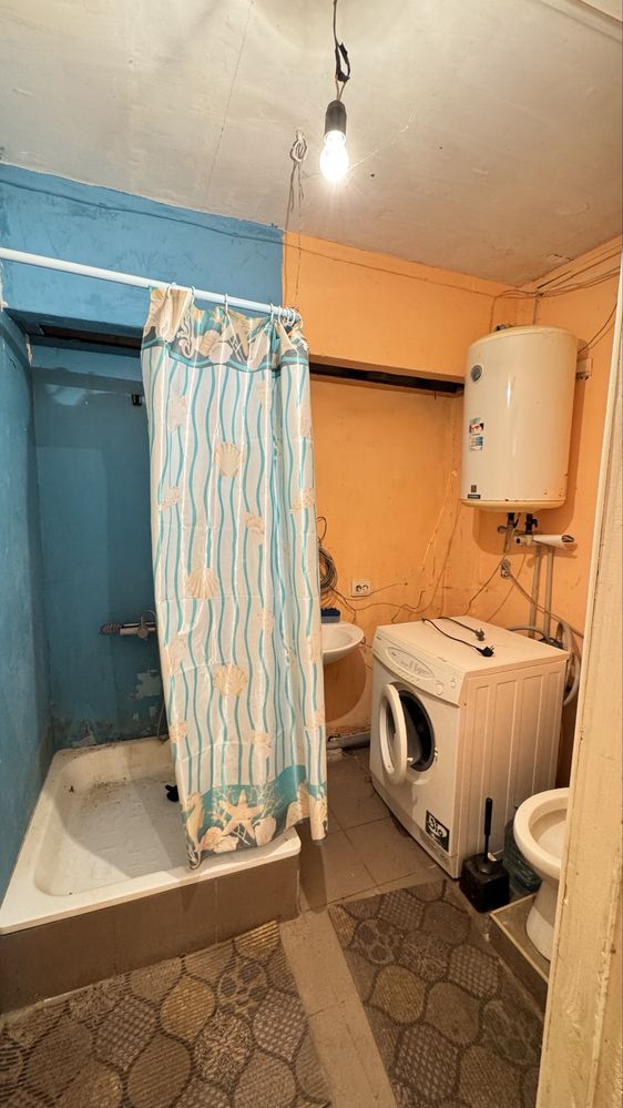 Продам 1 ккв в Чугуеве ( общежитие )