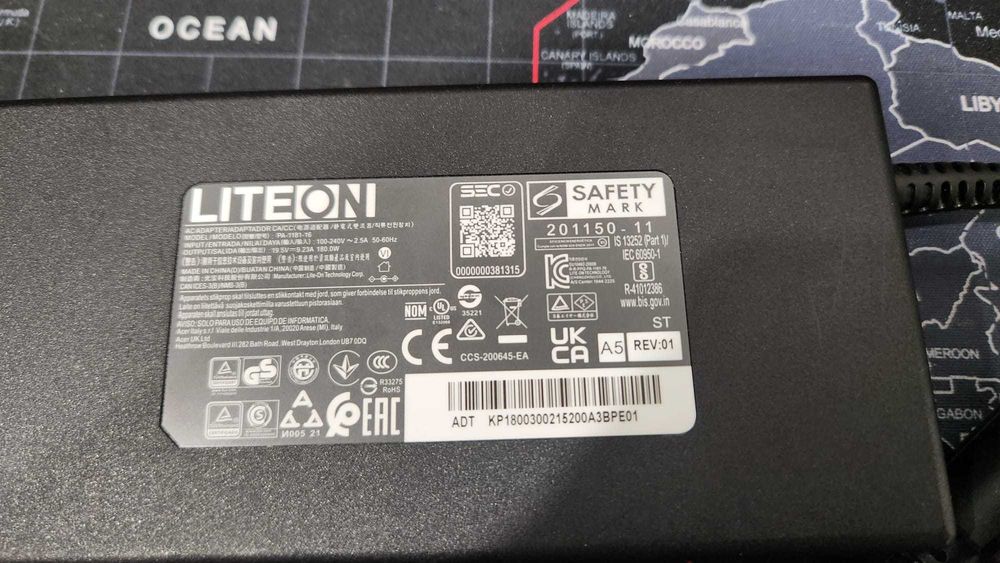 Carregador original Acer Nitro Gaming de 180w de potência. Imaculado.