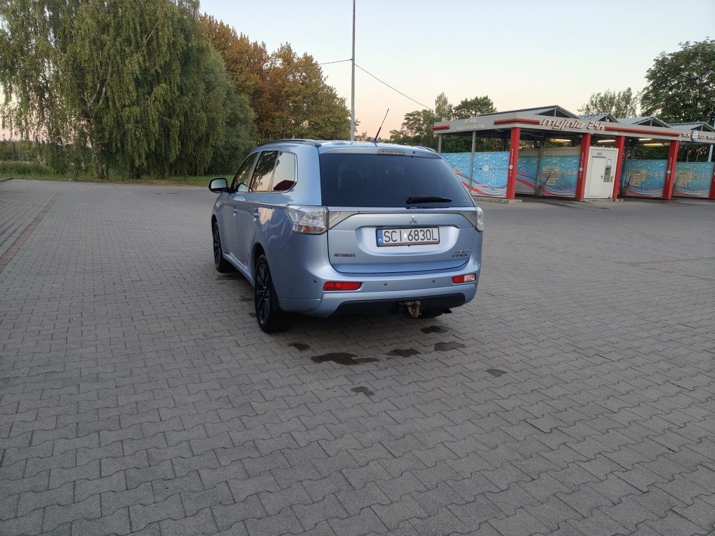 Mitsubishi Outlander III PHEV hybryda