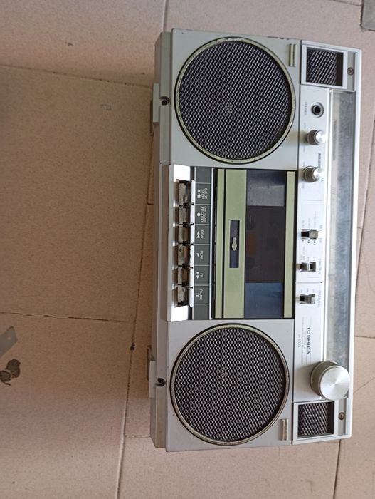 Rádios antigos e diversos