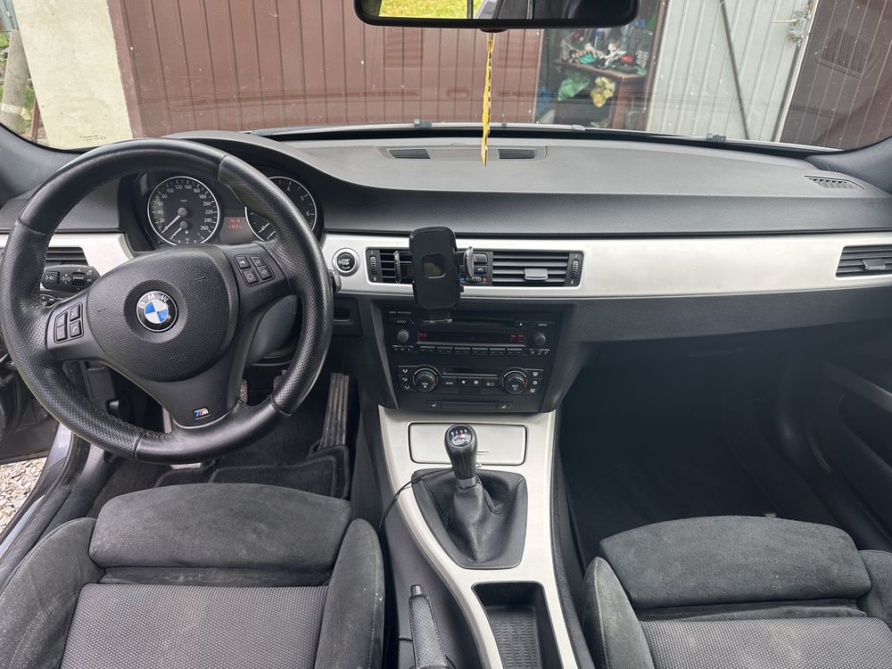 BMW E90 150KM benzyna 2.0