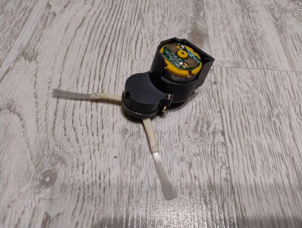 Moduł szczotki bocznej Irobot Roomba e5 ze szczotką