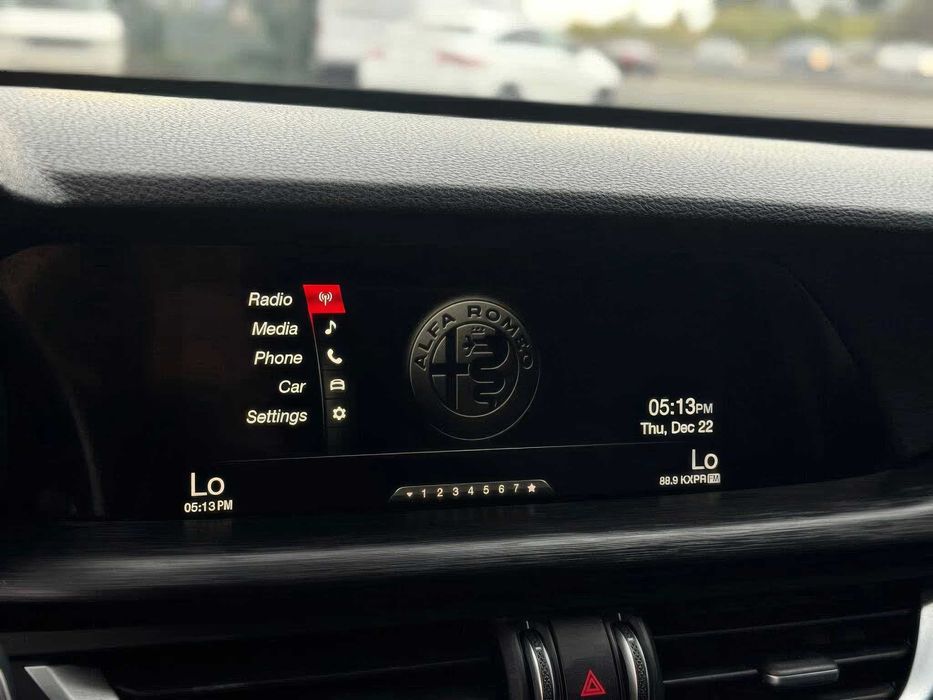 Alfa Romeo Stelvio      2018