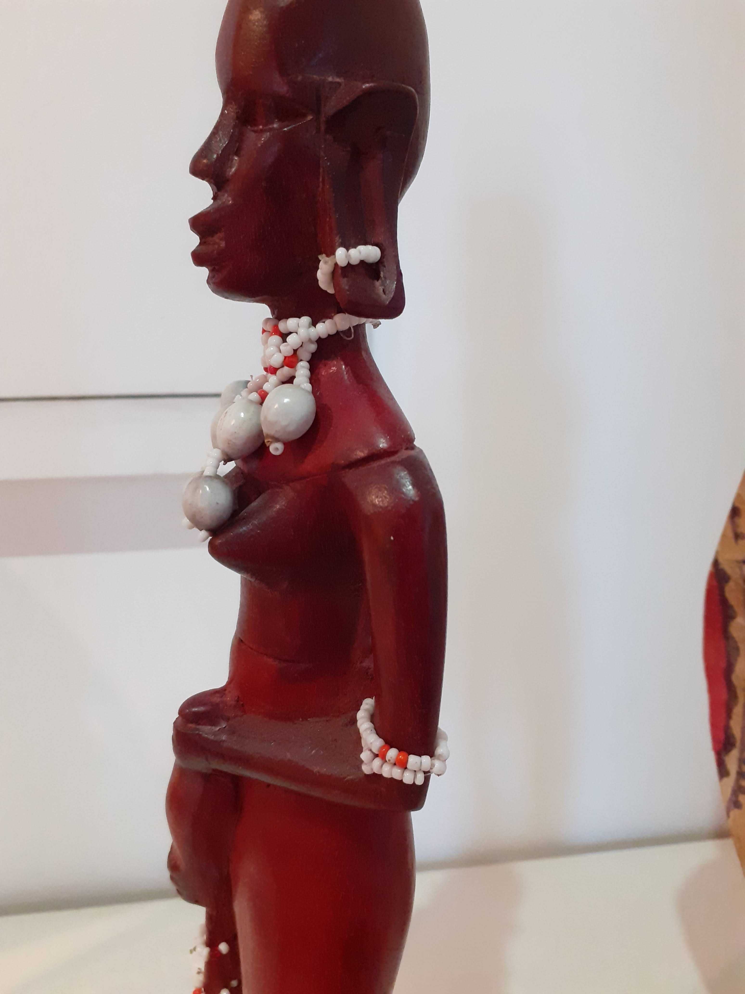 Figuras africanas artesanais