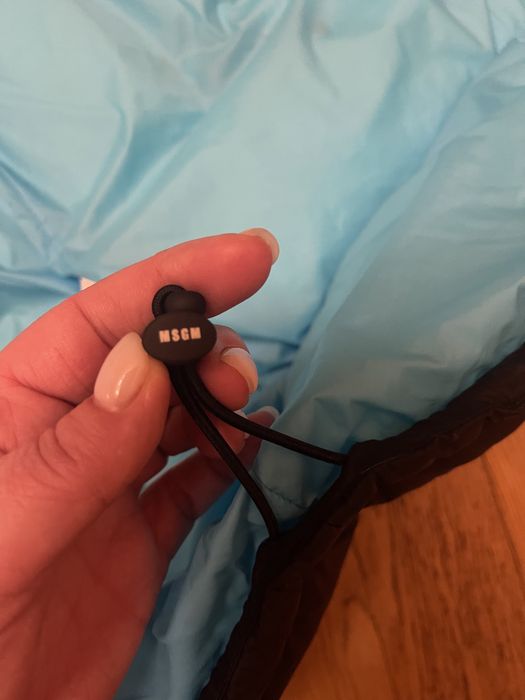 Жіночий пуховик  бренду MSGM