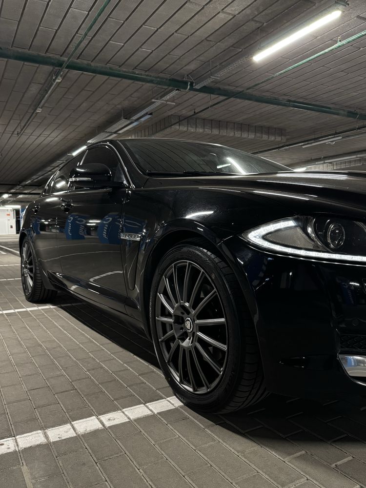 Найтильніший JAGUAR XF 2012 року 3.0 бенз