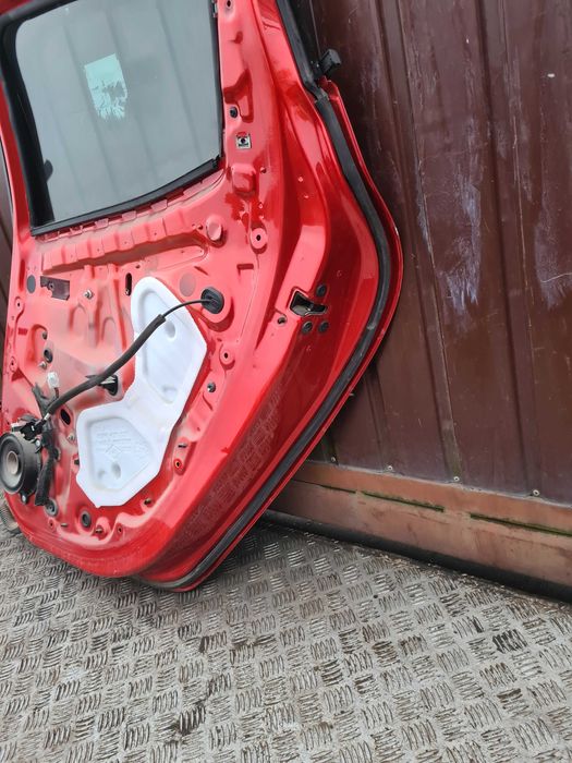 Renault Clio IV 1.6 RS drzwi prawe tylne drzwi tył prawe