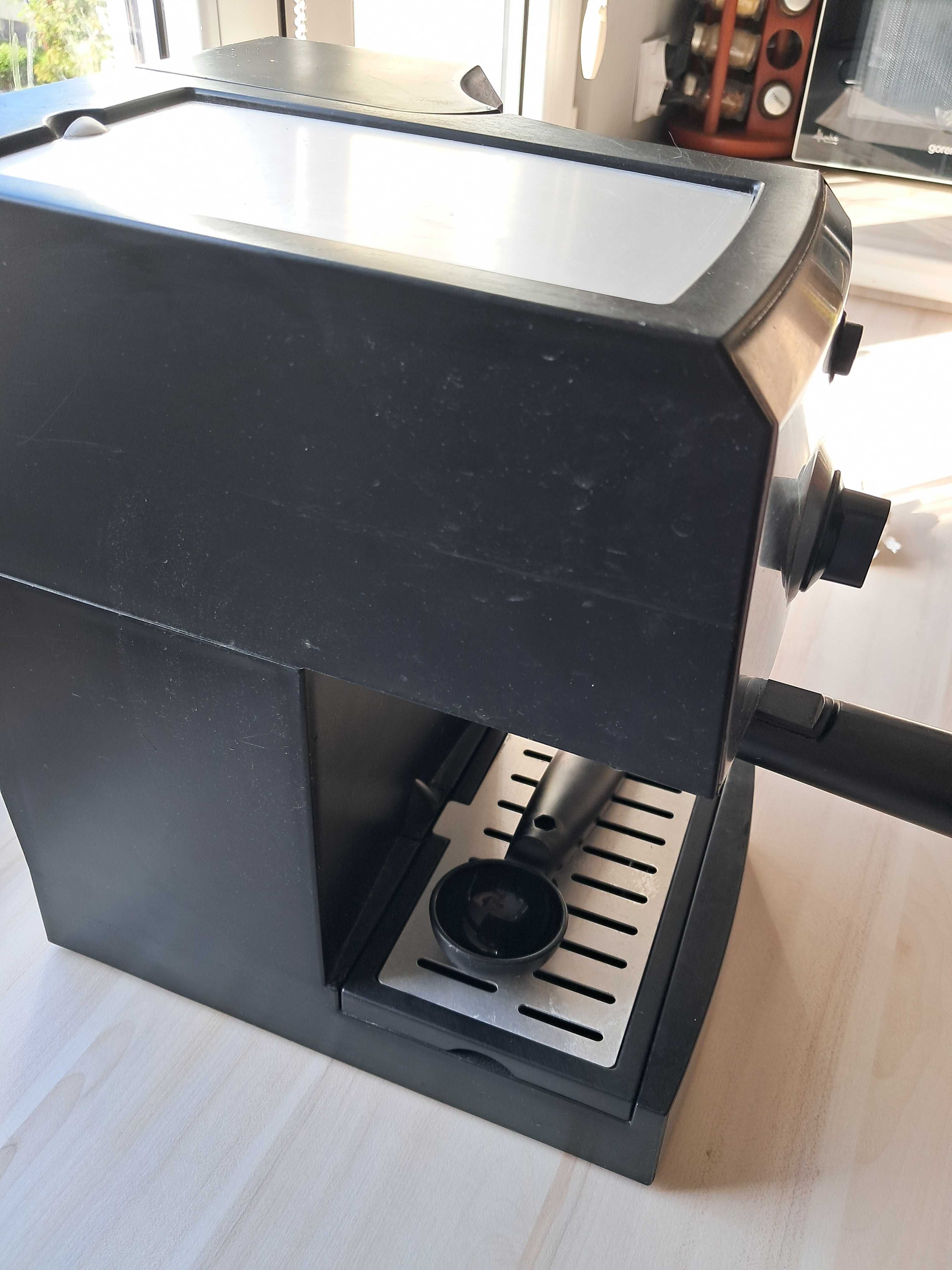 Electrolux ekspres ciśnieniowy EEA111 Hot Beverage 1,25 l 1470 W