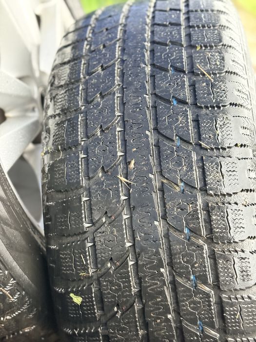 Диски BMW X5 F15 R18 5/120 резина зимова R18 255/55 датчик тиску шинах