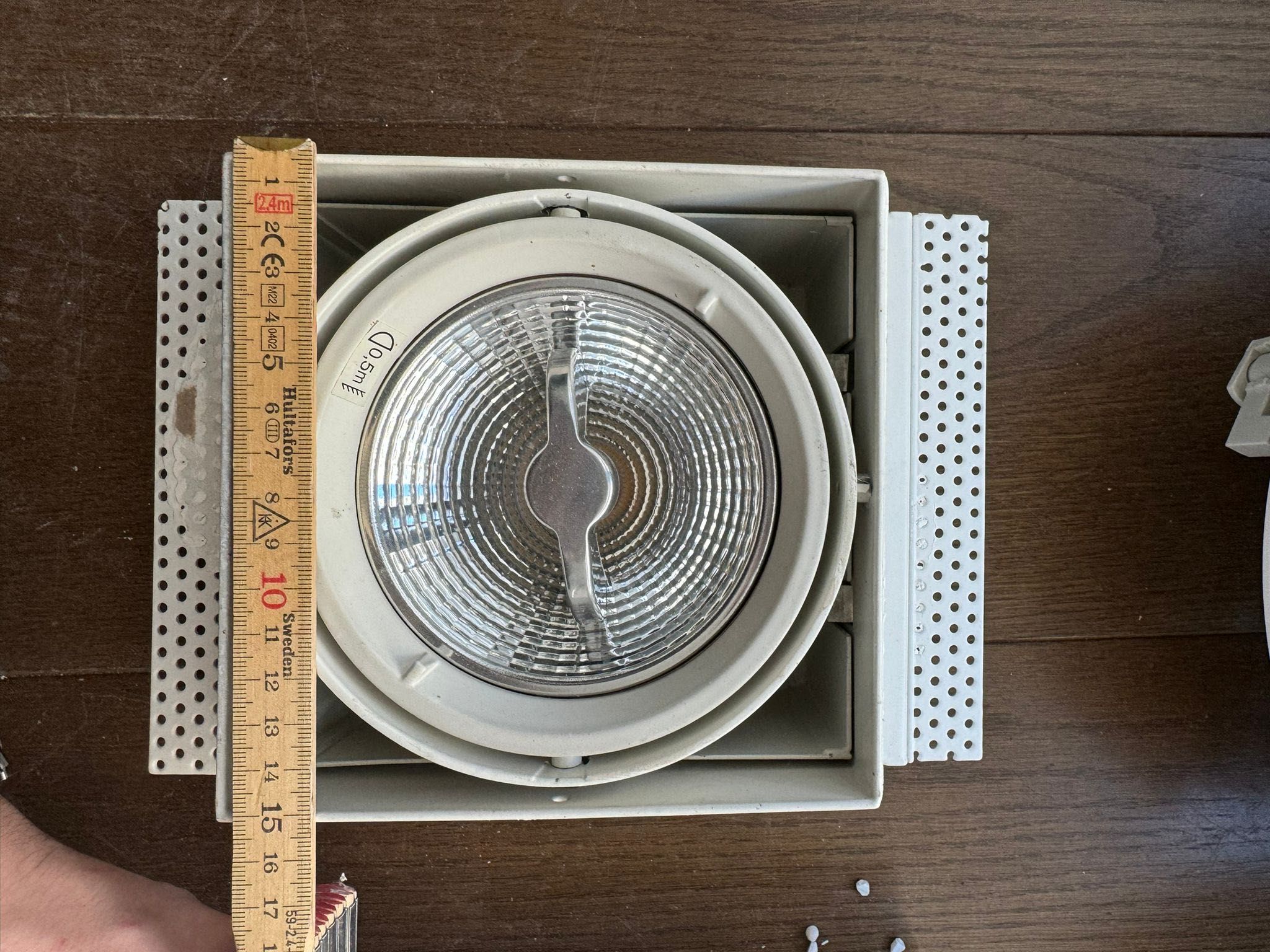 lampy do zabudowy w suficie stan bdb w cenie komplet 7 sztuk