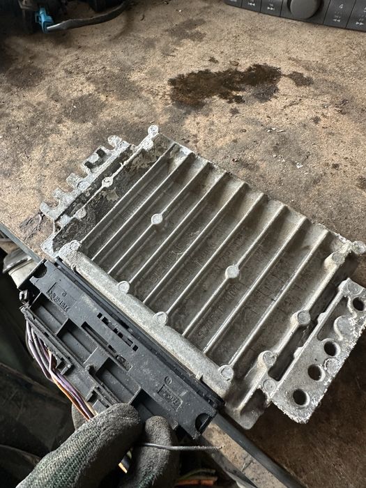 Эбу мозги блок управление рено кенго дача супер нова логан 1.4