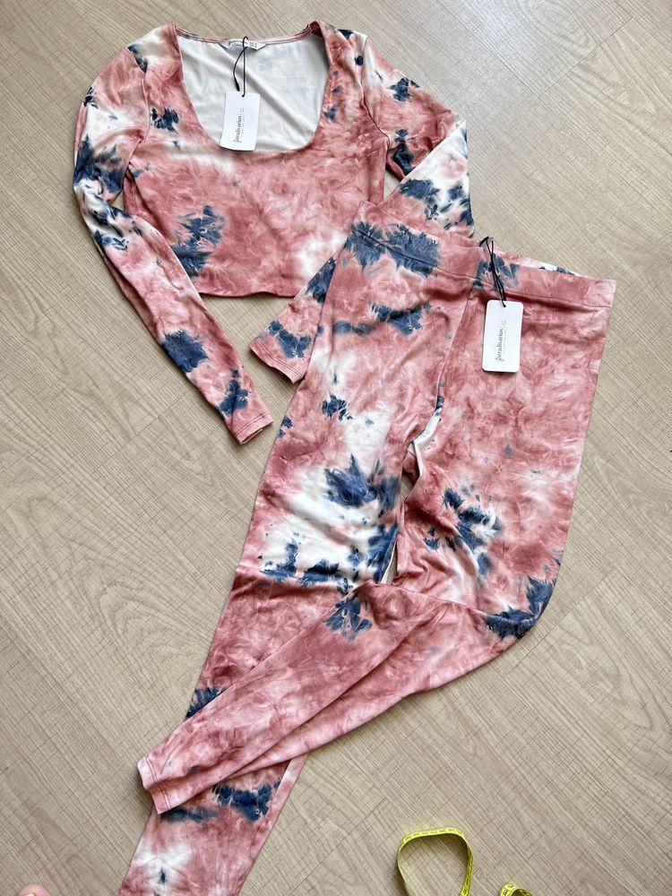 Костюм, спортивний для тренувань костюм , легінси Stradivarius