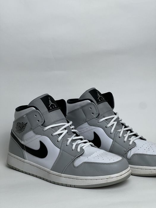 Nike Air Jordan 1 mid light smoke grey