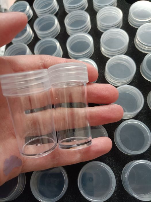 Pojemniczki na farbki koraliki pyłki 40 sztuk