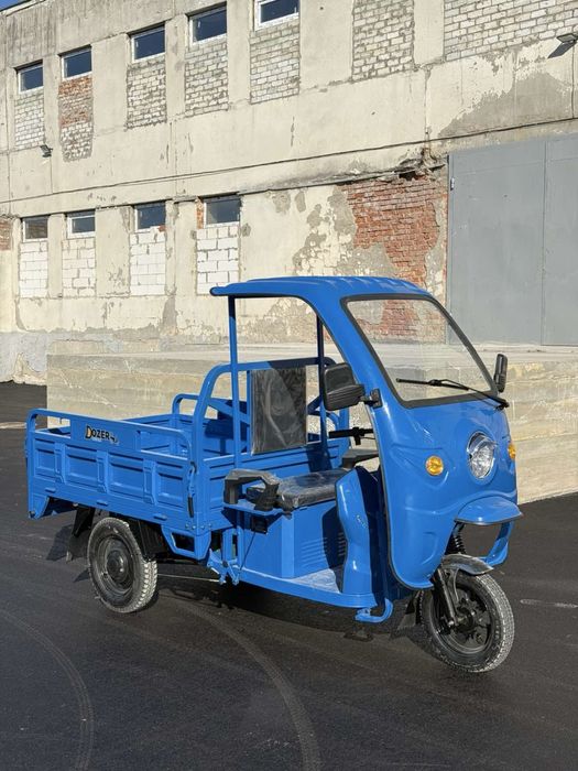 Кабіна для електротрицикла вантажного DOZER Mod 2Е