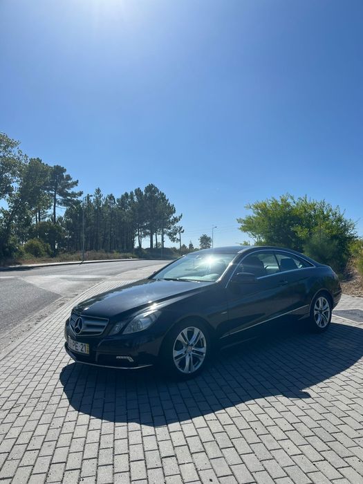 Mercedes Benz Coupé E 220 CDI em muito bom estado com todos os extr