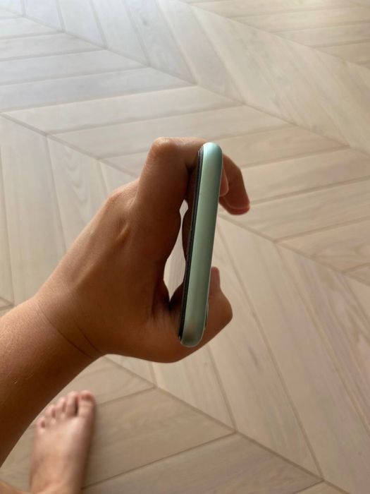 Айфон 11 в хорошем состоянии