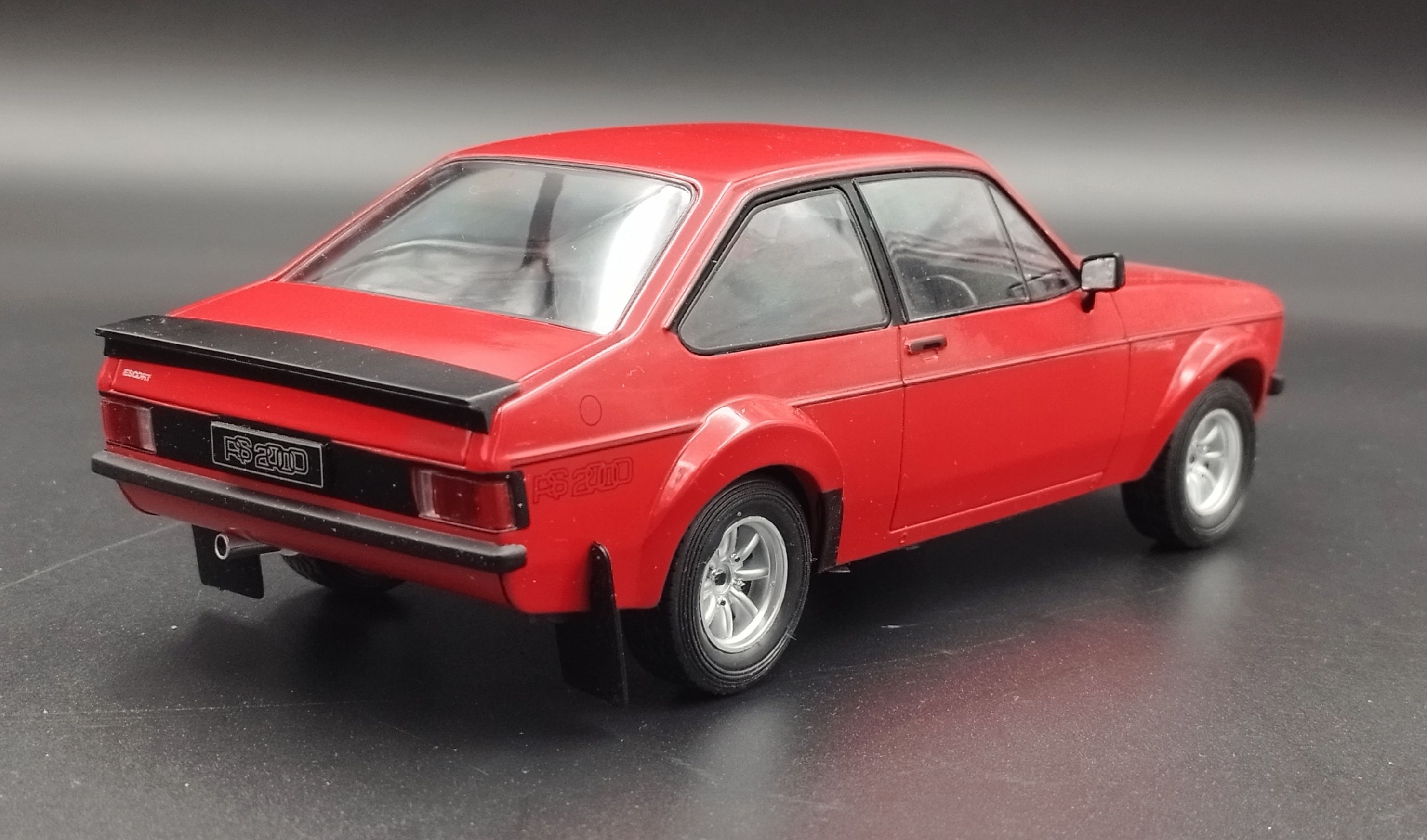 1:18 IXO 1977 Ford Escort MK2 RS 2000 model