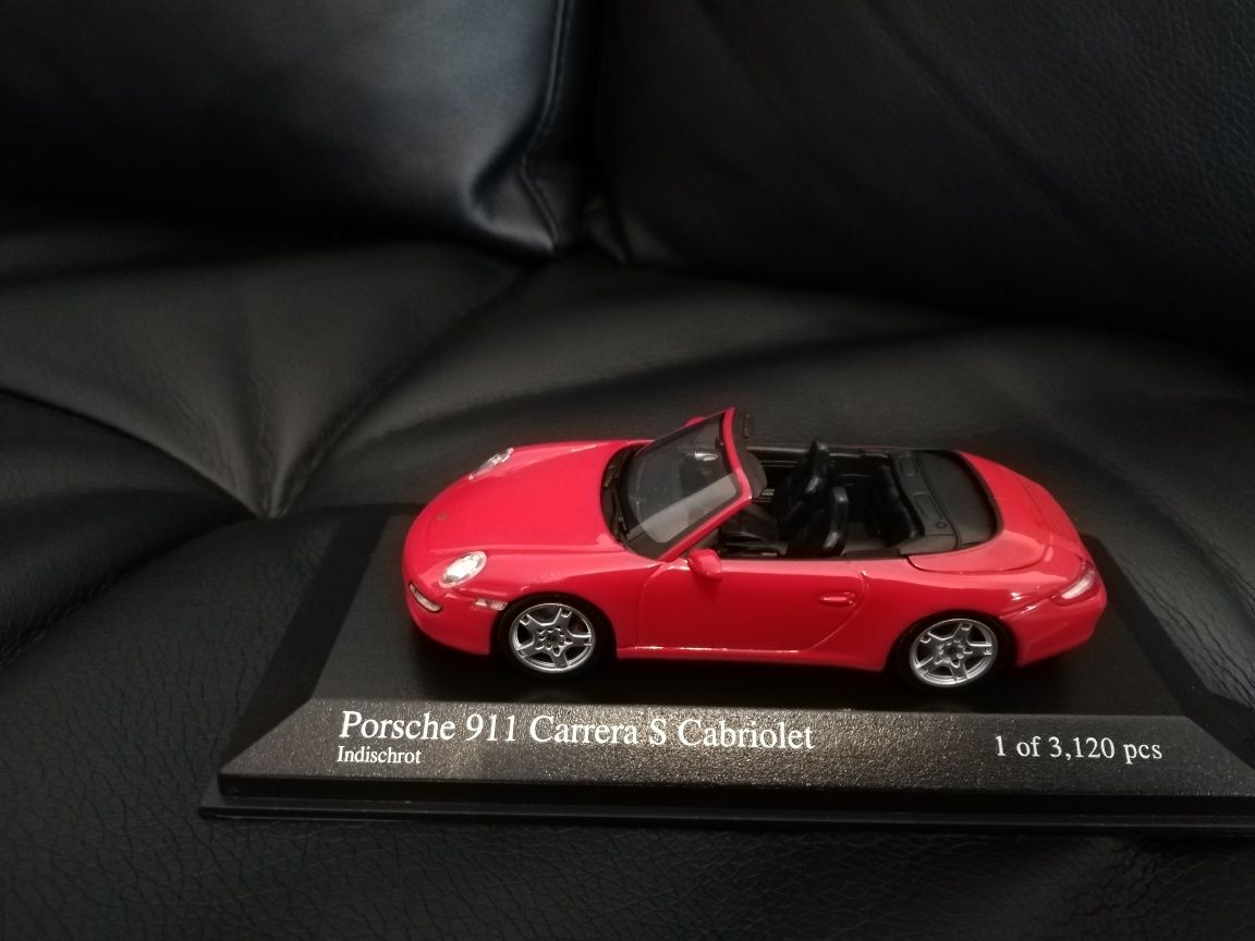 Porsche 911 Carrera s Minichamps