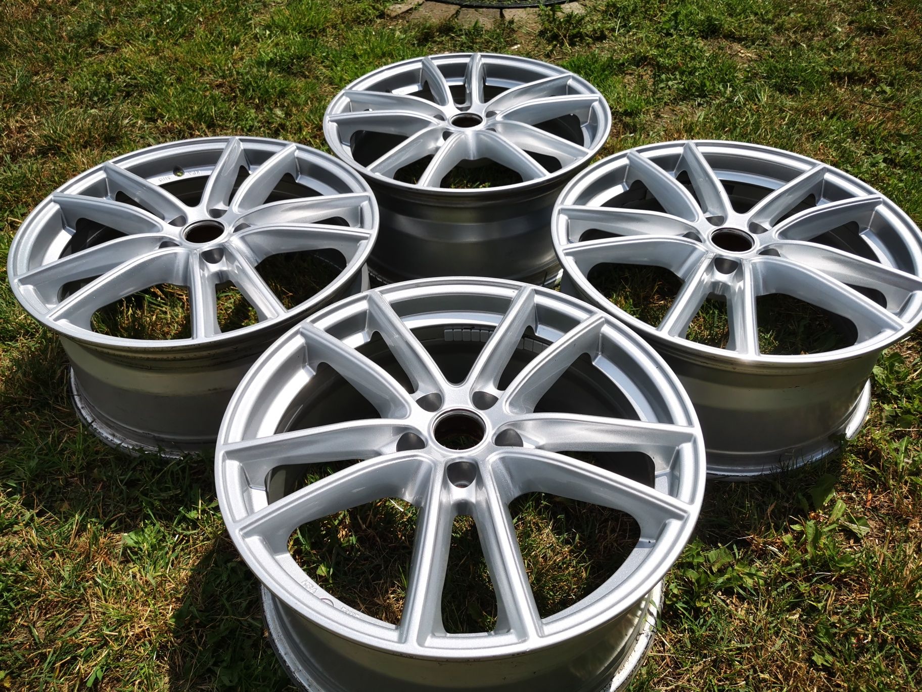 Felgi 18 Audi A3 A4 B7 B8 A6 C6 VW Seat Skoda  Alufelgi 5x112 8.0J